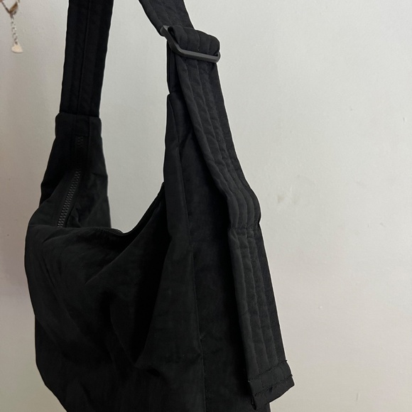 Baggu Nylon Medium Shoulder Bag - Picture 4 of 5